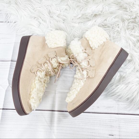 Vionic Women's Oak Splendid Lace Up Winter & Rain Suede Boot in Sand Size 8 - Picture 3 of 9